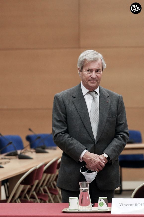 L'actionnaire majoritaire du groupe Bolloré, Vincent Bolloré, lors d'une audition devant une commission d'enquête parlementaire sur la concentration des médias, au Sénat, Paris, le 19 janvier 2022. © Stéphane Lemouton / Bestimage