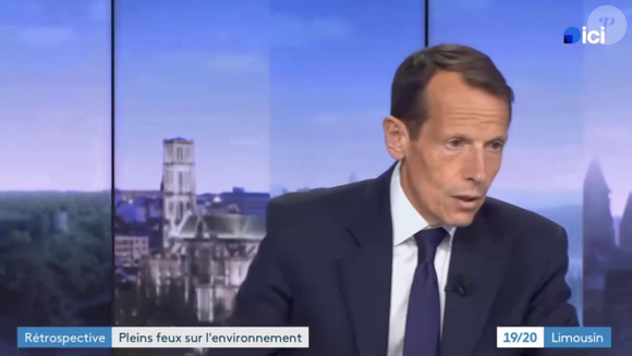 Le journaliste s’est effondré hors champ sous les yeux de son invitée, visiblement très inquiète.


Le présentateur Fabrice Bidault a été victime d’un malaise et s’est effondré en direct sur France 3 Limousin lors du 19/20, le 22 décembre 2025