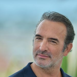 Jean Dujardin au photocall du film November (Novembre) dans le cadre du 75ème Festival de Cannes le 23 mai 2022 à Cannes, France. © Franck Castel/ABACAPRESS.COM