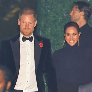 Le prince Harry et Meghan Markle quittant la soirée d'anniversaire de Kris Jenner à Beverly Hills, dans la maison de Jeff Bezos, le 8 novembre 2025. © Backgrid USA / Bestimage