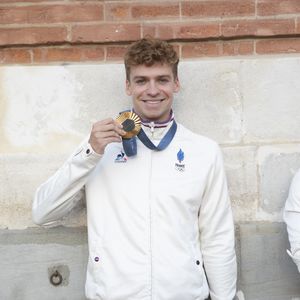 Léon Marchand - Les Toulousains ont accueilli avec ferveur les athlètes de la Ville rose et de ses alentours, après leur performance aux Jeux Olympiques de Paris 2024 sur la place du Capitole. © Frédéric Maligne/Bestimage