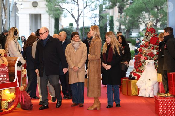 Le prince Albert II de Monaco, La princesse Charlène de Monaco, La princesse Stéphanie de Monaco, Camille Gottlieb lors du spectacle Monaco sous les Etoiles, sous le chapiteau de Fontvieille à Monaco, le 22 décembre 2025. 
© Claudia Albuquerque / Bestimage