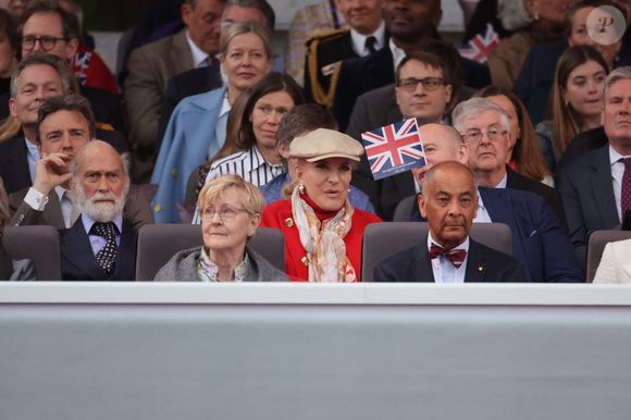 Le prince Michael de Kent et sa femme Marie-Christine von Reibnitz, princesse de Kent, Julia Olisa et Ken Olisa - La famille royale d'Angleterre lors du concert devant le palais de Buckingham à Londres, à l'occasion du jubilé de platine de la reine d'Angleterre. Le 4 juin 2022. Mirrorpix / Bestimage