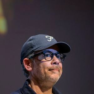 Manu Payet assiste à la première du film « Deviens génial » dans le cadre du festival CineComedies à Lens, en France, le 7 juin 2026. Photo : Blanquart C/ANDBZ/ABACAPRESS.COM