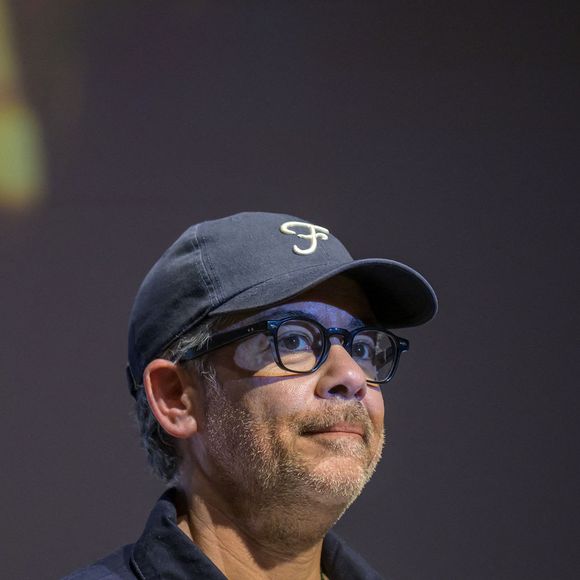 Manu Payet assiste à la première du film « Deviens génial » dans le cadre du festival CineComedies à Lens, en France, le 7 juin 2026. Photo : Blanquart C/ANDBZ/ABACAPRESS.COM