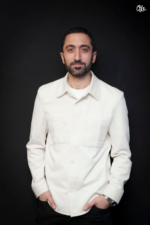 Exclusif - Dr Jimmy Mohamed - Dr Jimmy Mohamed pose en marge de sa venue à Radio J à Paris, France, le 28 février 2023. © Jack Tribeca/Bestimage