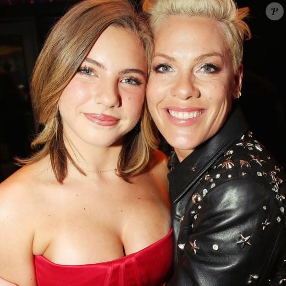 Pink a pris la pose sur le tapis rouge avec sa fille Willow, âgée de 14 ans. Capture d'écran Instagram