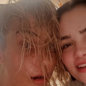 L'heure des vacances a sonné pour Élodie Gossuin, son mari Bertrand et leur quatre enfants
