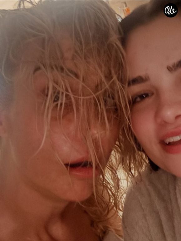 L'heure des vacances a sonné pour Élodie Gossuin, son mari Bertrand et leur quatre enfants