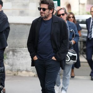 Patrick Bruel aux Obsèques de Marianne Halter Weitzmann (femme de Marek Halter) au cimetière du Montparnasse à Paris, France, le 29 août 2024. Photo par AGENCE / BESTIMAGE