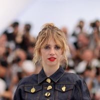 Entourée du casting de "Stranger Things", la fille de deux acteurs iconiques célèbre son mariage à une date très spéciale