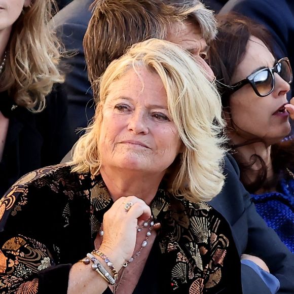 Marina Carrère d'Encausse a partagé la vie d'Antoine Mesnier.

Marina Carrère d'Encausse lors de l'hommage à Hélène Carrère d’Encausse aux Invalides à Paris.

© Dominique Jacovides / Bestimage