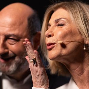Exclusif - Kad Merad et Michele Laroque lors de l'enregistrement de l'émission "La chanson secrète N°14", présentée par Nikos Aliagas et diffusée le 26 décembre sur TF1, à Paris le 9 décembre 2025. © Jacovides-Moreau/Bestimage