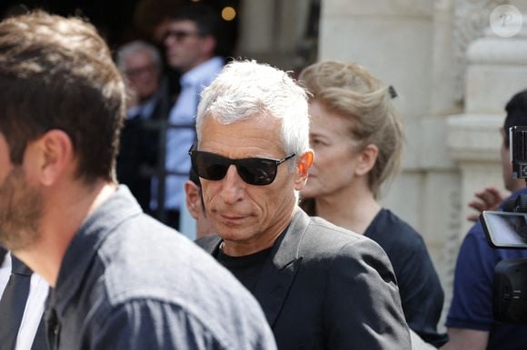 On a perdu un membre de la famille Taratata" : Nagui a choisi de l'honorer de la plus belle des manières : Le diaporama - Purepeople