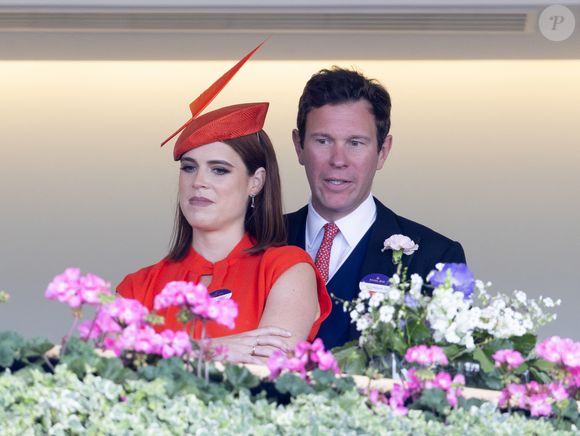 Elle a partagé une photo de ses deux fils tenant une image d’échographie.

Cinquième et dernier jour du Royal Ascot Meeting qui se tient à l'hippodrome d'Ascot, dans le Berkshire, au Royaume-Uni. Ici, la princesse Eugenie (La princesse Eugenie d'York), Jack Brooksbank (La princesse Eugenie d'York), Jack Brooksbank (La princesse Eugenie d'York).
GOFF  / BESTIMAGE