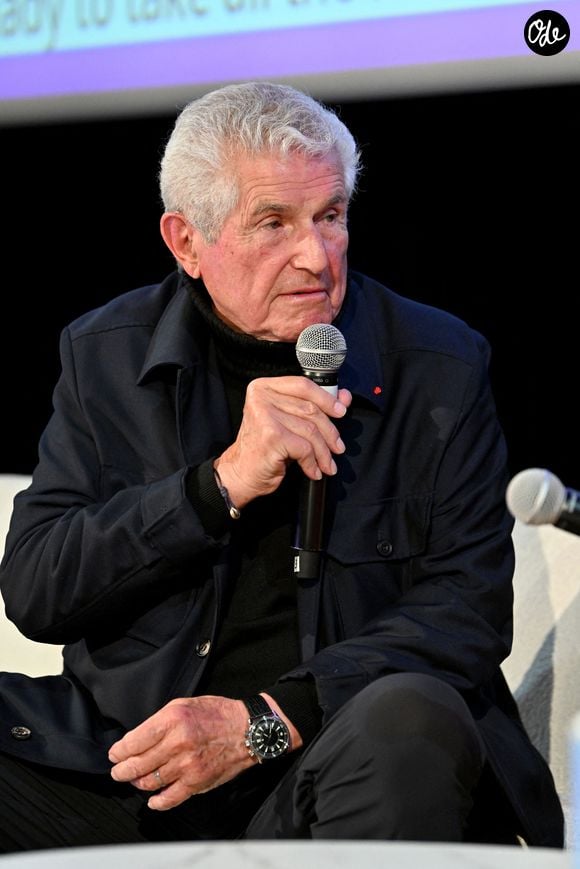 Claude Lelouch, le présiden,t d'honneur du Festival, durant l'un des Pro-Talks lors de la 2eme édition du WAIFF ( World A.I. Film Festival) à Cannes, le 21 avril 2026, un événement inédit dédié aux interactions entre les nouvelles technologies et la création cinématographique et audiovisuelle. © Bruno Bebert / Bestimage