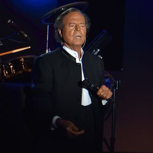 Julio Iglesias sur la scène du Sporting à Monaco à l'occasion du Monte-Carlo Sporting Summer Festival, le 29 juillet 2016.

Photo : Lionel Urman / Bestimage