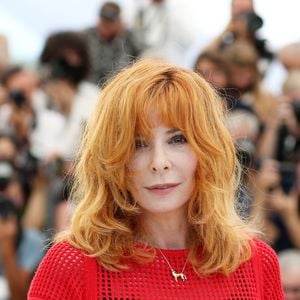 Mylène Farmer au photocall du jury officiel du 74ème festival international du film de Cannes le 6 juillet 2021

© Jacovides / Moreau / Bestimage