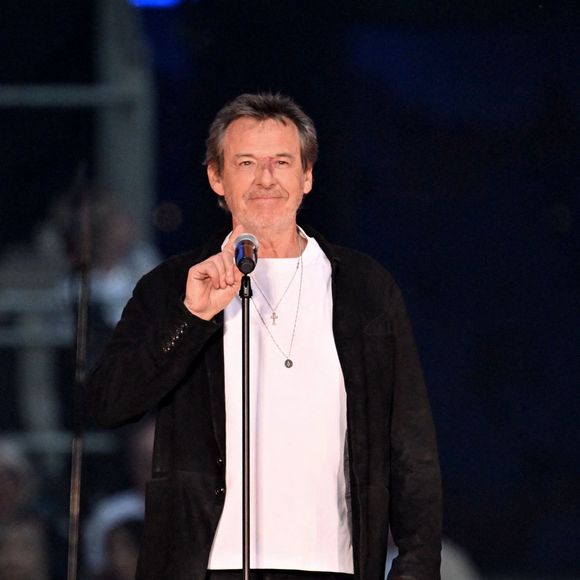 Jean Luc Reichmann, Christophe Mondoloni, Francine Massiani, Delia Lucia, Alexandra Ferrandini et Patrick Fiori ont chanté le Tango Corse, durant Corsu Mezu Mezu, le concert emmené par Patrick Fiori qui a eu lieu au stade Orange Vélodrome à Marseille, le 22 mai 2026, diffusé le 28 août sur France 3..© Bruno Bebert/Bestimage