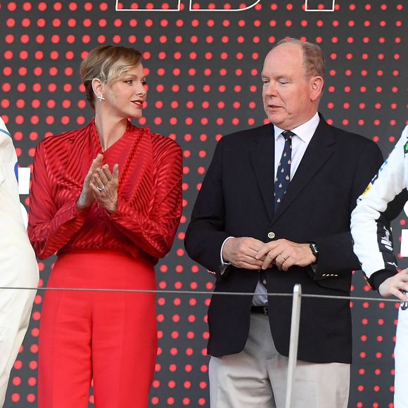 La princesse Charlène de Monaco, le prince Albert II de Monaco - Podium du Grand Prix de Formule 1 (F1) de Monaco Tag Heuer le 25 mai 2025. © Lionel Urman/Bestimage