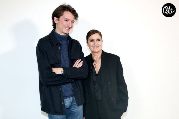 Une telle nomination lui confierait notamment un périmètre comprenant Hublot, TAG Heuer et Zenith, dans un marché confronté à plusieurs difficultés. 

Jean Arnault et Maria Grazia Chiuri posent à la fin du Défilé de Mode Dior, Prêt-à-porter Automne / Hiver 2025-2026 dans le cadre de la Fashion Week de Paris, France, le 04 Mars 2025. © Bertrand Rindoff / Bestimage
