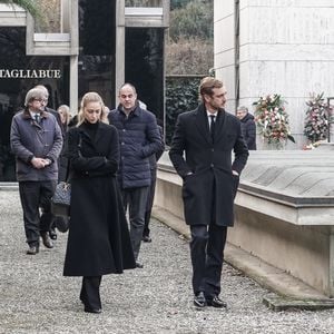 Pierre Casiraghi et sa femme Beatrice Borromeo - Obsèques de Fernanda Biffi Casiraghi (99 ans), mère de Stefano Casiraghi, à Fino Mornasco, Italie, le 9 décembre 2024. © Emanuele Roberto De Carli/IPA via ZUMA Press/Bestimage