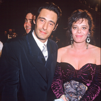 Gérard Lanvin en couple depuis plus de 40 ans avec une ex-chanteuse de disco : “On a été sans plus rien, on a été avec beaucoup”