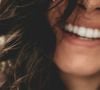 Les ragots peuvent renforcer les liens, mais aussi nuire.

Photo prise par Lesly Juarez / Unsplash