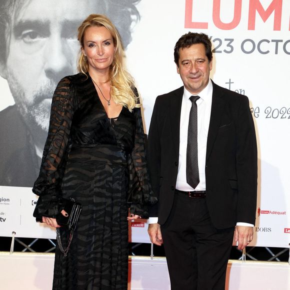 Laurent Gerra et sa femme Christelle Bardet - Photocall lors de la cérémonie d'ouverture de la 14ème édition du Festival Lumière 2022 à la Halle Tony Garnier à Lyon le 15 octobre 2022.
© Domnique Jacovides / Bestimage