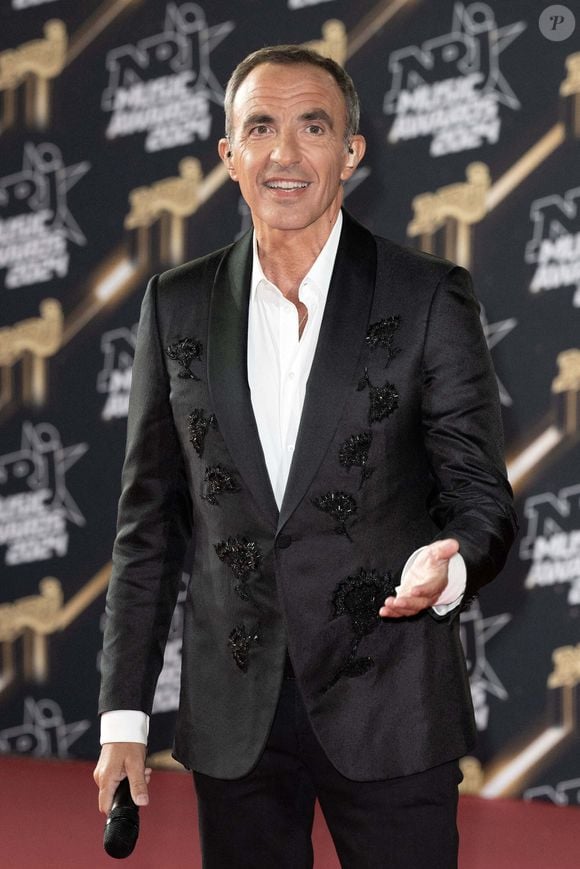 Nikos Aliagas assiste à la 26e édition des NRJ Music Awards le 01 novembre 2024 à Cannes, France. Photo par David NIVIERE/ABACAPRESS.COM