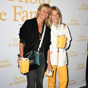 C'est une maman fière et comblée !

Sarah Lavoine et sa fille Yasmine Lavoine assistent à la première de Photo de Famille à l'UGC Gaumont Les Halles le 3 septembre 2018 à Paris, France. Photo by Laurent Zabulon/ABACAPRESS.COM