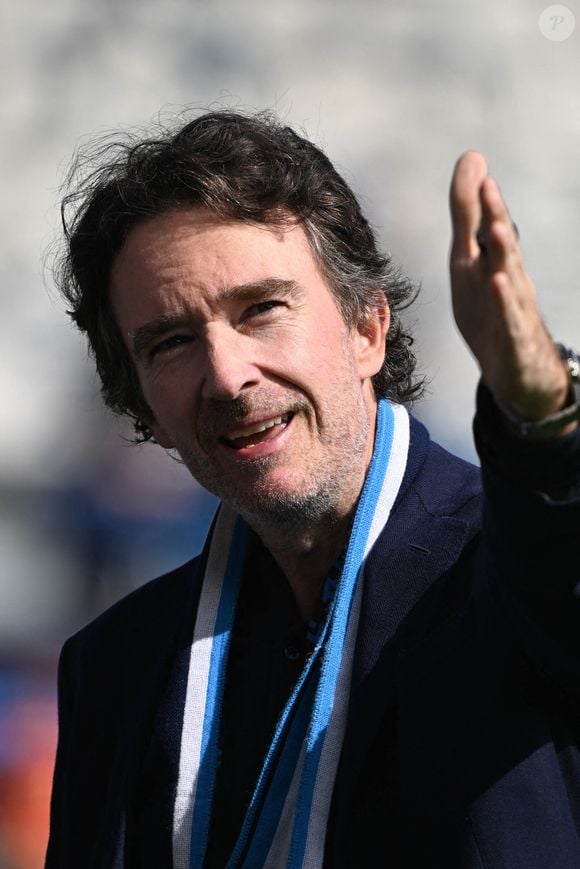 ... se consacre désormais à un autre club de la capitale, le Paris Football Club, que LVMH, via une holding familiale, a acquis il y a un an et demi.

Antoine Arnault lors du match de Ligue 1 entre le Paris FC et le LOSC Lille au stade Jean Bouin le 26 avril 2026, à Paris. Photo by Florian Poitout/ABACAPRESS.COM
