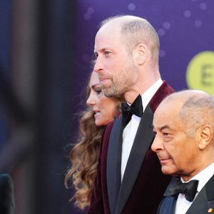 William avait assorti sa veste bordeaux à la ceinture de son épouse.

Le prince et la princesse de Galles assistant à la 79e cérémonie des British Academy Film Awards, au Royal Festival Hall, Southbank Centre, Londres, Royaume-Uni, le 22 février 2026. Photo par James Manning/PA Wire/ABACAPRESS.COM