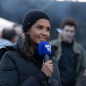 Karine Le Marchand soutient les agriculteurs sur le barrage de l'Autoroute A4 à hauteur de Jossigny en Seine et Marne le 29 Janvier 2024. 
© Jeremy Melloul - Pierre Perusseau / Bestimage