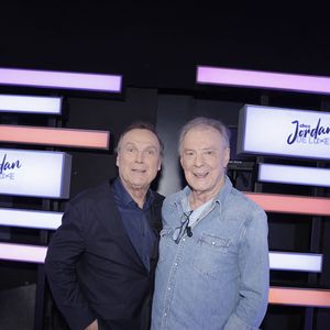 Julien Lepers et Herbert Léonard lors de l'enregistrement de l'émission "Chez Jordan de Luxe" à Paris le 8 octobre 2024 © Cédric Perrin / Bestimage