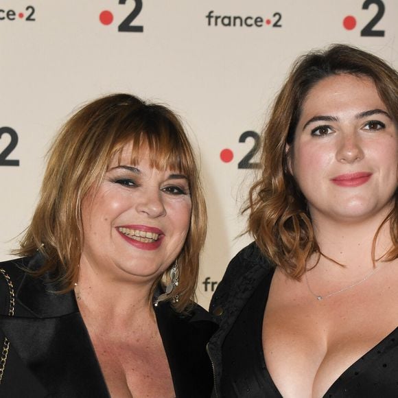 Michèle Bernier et Charlotte Gaccio lors de la 31ème cérémonie des Molières 2019 aux Folies Bergère à Paris, France, le 13 mai 2019. © Coadic Guirec/Bestimage