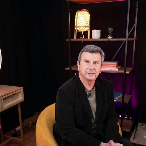 Pascal Bataille en interview pour "Purepeople", avec le format "En privé avec"