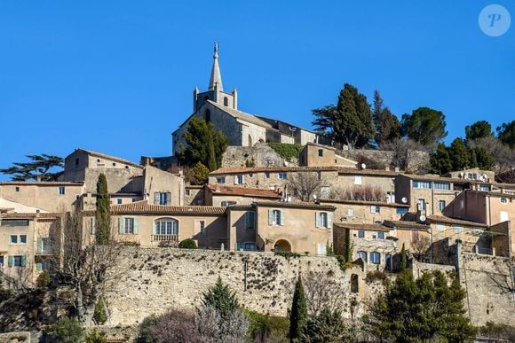 Bonnieux (84). Vue du village perche, situe sur le versant nord du massif du Luberon - Photo by Moura/ANDBZ/ABACAPRESS.COM