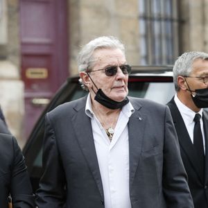 Alain Delon - Obsèques de Jean-Paul Belmondo en en l'église Saint-Germain-des-Prés, à Paris le 10 septembre 2021.

© Cyril Moreau / Bestimage