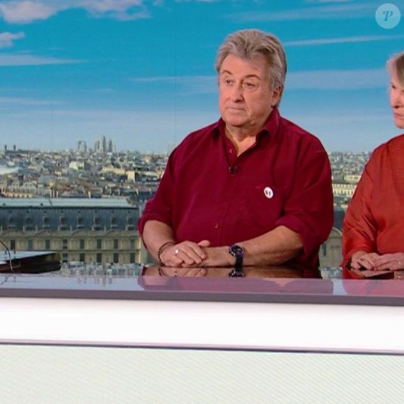 Interviewés sur France 2, sa mère Sylvie Godard et son beau-père Francis ont livré des détails glaçants de son emprisonnement. 

Franceinfo, les parents de Christophe Gleizes