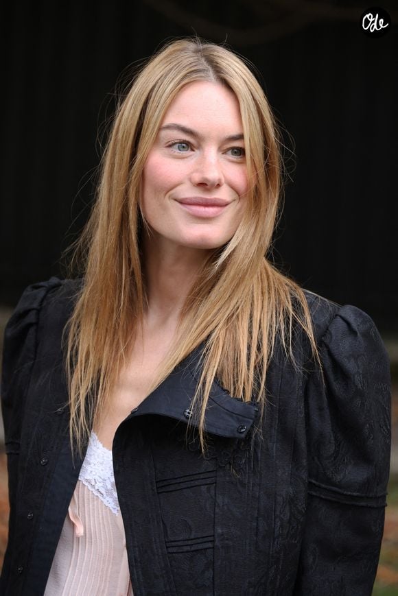 Camille Rowe au défilé Chloé "Collection Femme Prêt-à-Porter Printemps/Eté 2027" lors de la Fashion Week de Paris, le 1er octobre 2026. 

© Denis Guignebourg / Bestimage