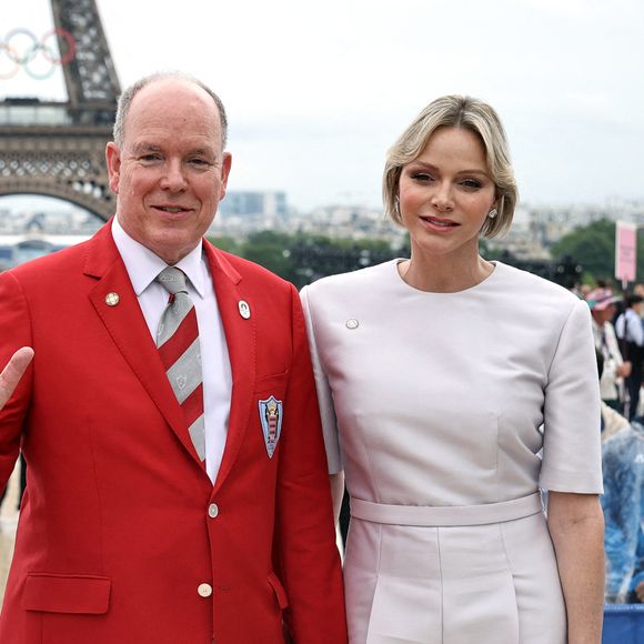 Albert II, Prince de Monaco et son épouse Charlène, Princesse de Monaco, arrivant au Trocadéro avant la cérémonie d'ouverture des Jeux Olympiques de Paris, le 26 juillet 2024. Crédit Pa Photos/Abaca