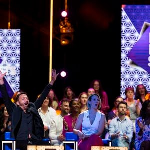 Exclusif - Lorie (Laure Pester), Kamel Ouali et Michèle Torr lors de l'enregistrement de l'émission "La Boîte à secrets", présentée par F.Bollaert et diffusée le 3 octobre 2025 sur France 3, dans les studios du Lendit à Saint-Denis, Seine Saint-Denis, France, le 9 septembre 2025. © Pierre Perusseau/Bestimage