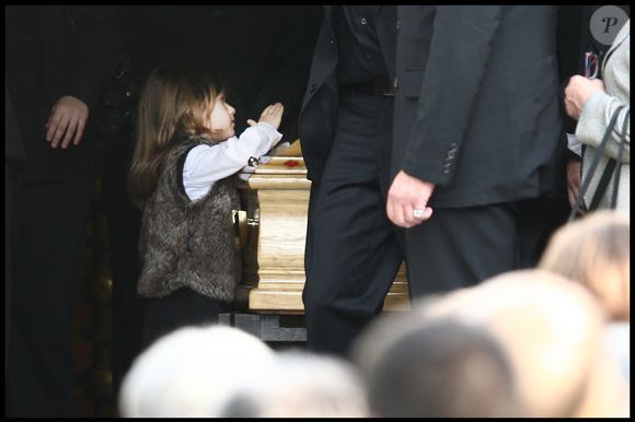 Sasha (fille de Filip Nikolic) aux obsèques de Filip Nikolic en l'Eglise Russe de Sainte Geneviève des Bois en 2009. © JACOVIDES-MOREAU / BESTIMAGE