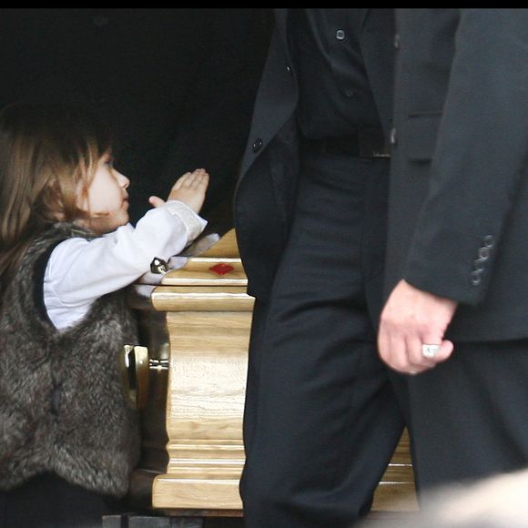 Sasha (fille de Filip Nikolic) aux obsèques de Filip Nikolic en l'Eglise Russe de Sainte Geneviève des Bois en 2009. © JACOVIDES-MOREAU / BESTIMAGE