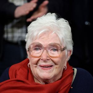 À l'âge de 98 ans, Line Renaud est une vraie force de la nature. 

Line Renaud - Line Renaud, 97 ans, a inauguré un jardin public qui porte son nom, à Lille, France.

© Claude Dubourg/Bestimage
