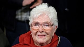 Line Renaud, 97 ans, évoque ce projet qui l’anime : “jusqu’à mon dernier souffle, je garderai le cap”