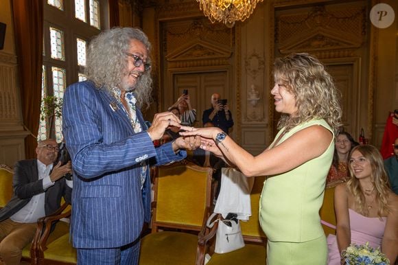 Exclusif - Djamel Bentenah et Severine Bauw - Mariage de Djamel Bentenah (acheteur dans l'émission Affaire Conclue) avec Severine Bauw à la mairie de Colombes le 21 juin 2025.