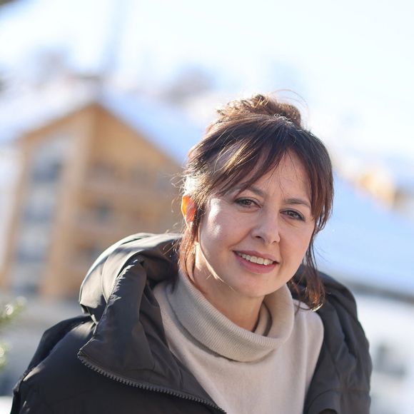 Pavlova aux fruits rouges et fleurs comestibles, ou un vrai poulet fermier farci avec une purée à l’ail, le menu plaît à coup sûr !

Valérie Bonneton au photocall du film "Jours Meilleurs" lors de la 28ème édition du Festival international du film de comédie de l'Alpe d'Huez, le 17 janvier 2025.
© Dominique Jacovides/Bestimage

Celebrities at the photocall for the film "Jours Meilleurs" during the 28th edition of the Alpe d'Huez International Comedy Film Festival, January 16, 2025.