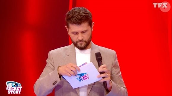 Ce jeudi 10 juillet 2025, Christophe Beaugrand a présenté le quatrième prime du jeu... Et un nouveau candidat a été éliminé !

Christophe Beaugrand sur le plateau de Secret Story ce jeudi 10 juillet 2025. (Capture d'écran TFX).